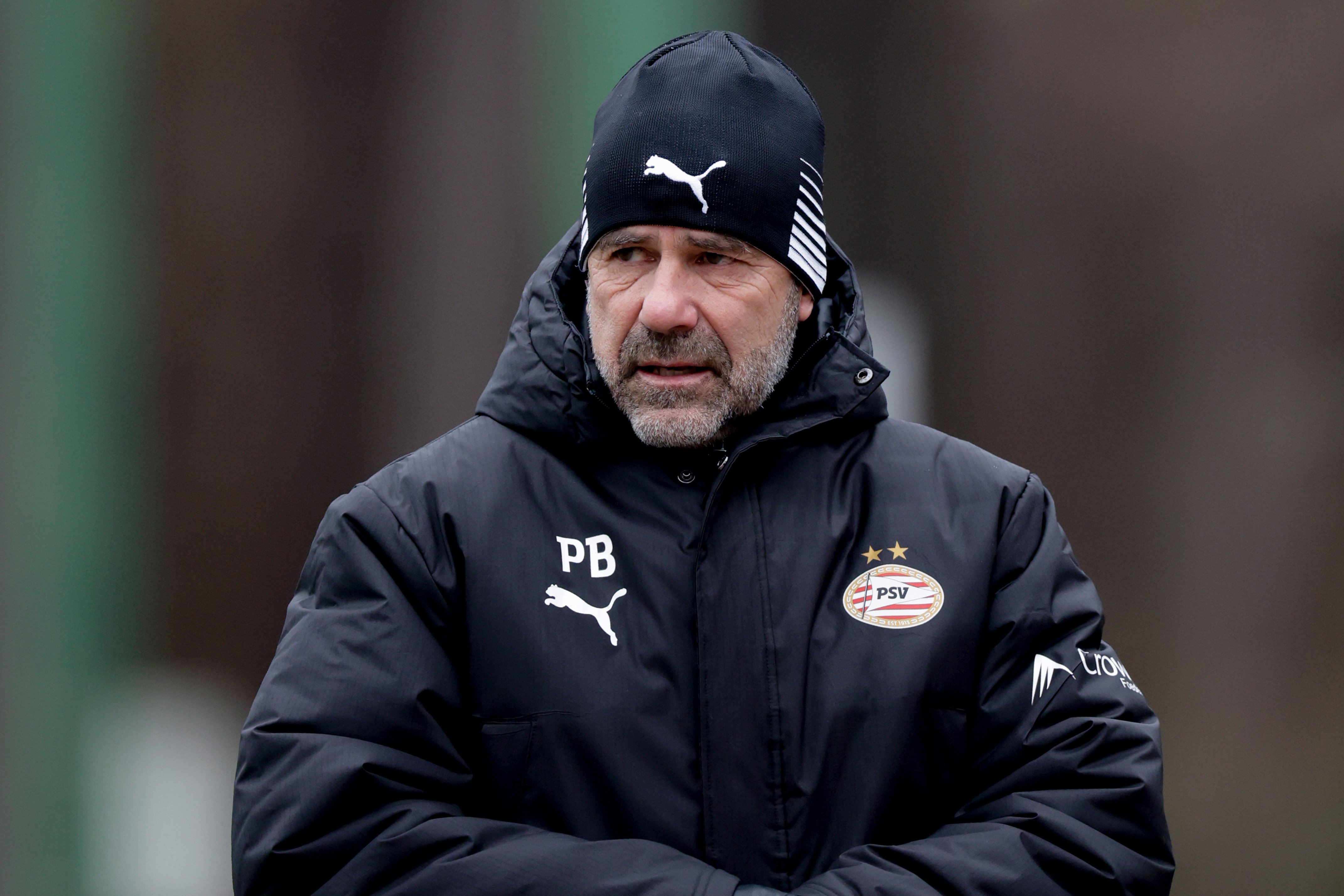 Peter Bosz houdt vast aan vertrouwen na de nederlaag in Volendam.
