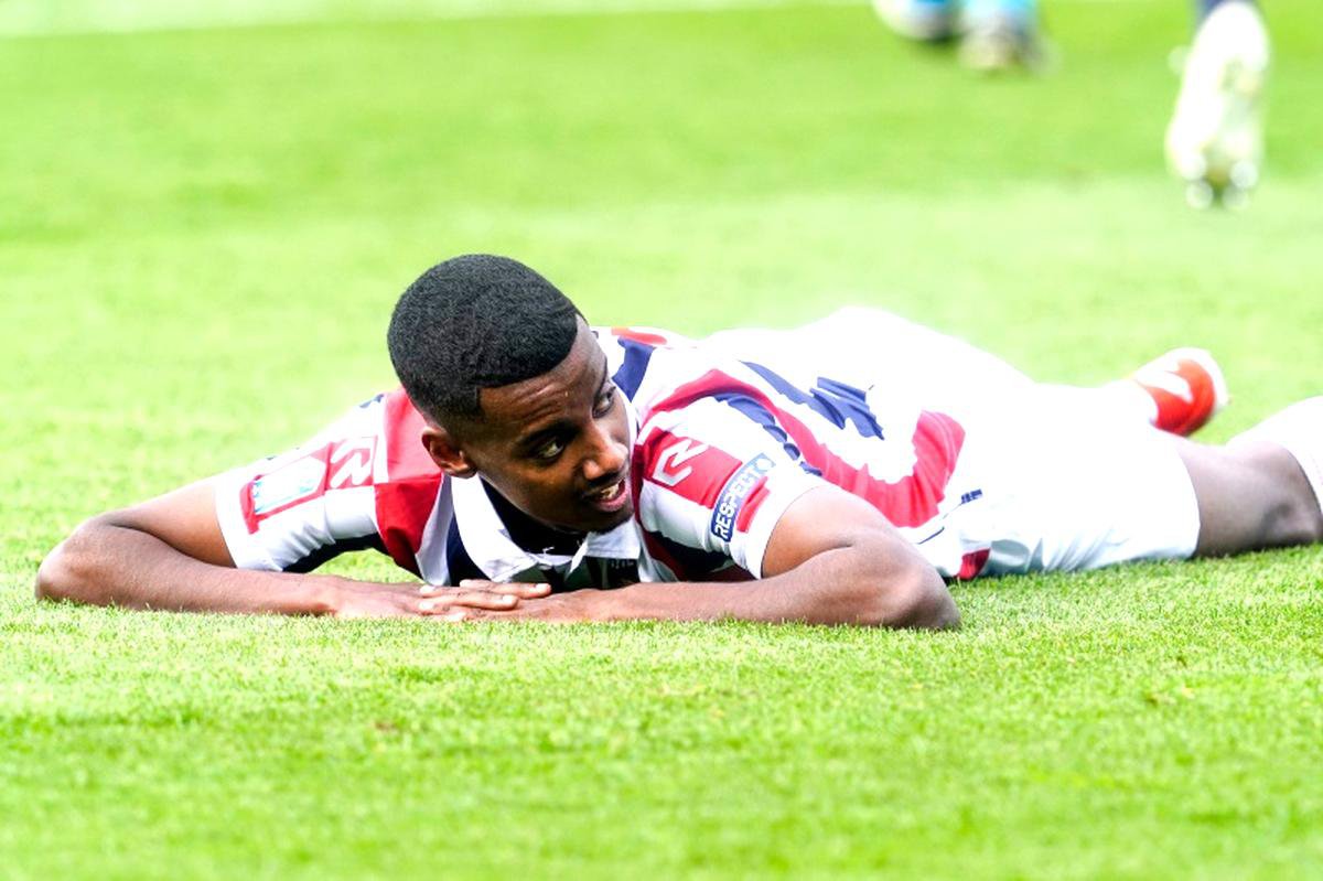 Alexander Isak tijdens zijn opvallende periode bij Willem II, waar hij zich in de kijker speelde voor topclubs in Europa.