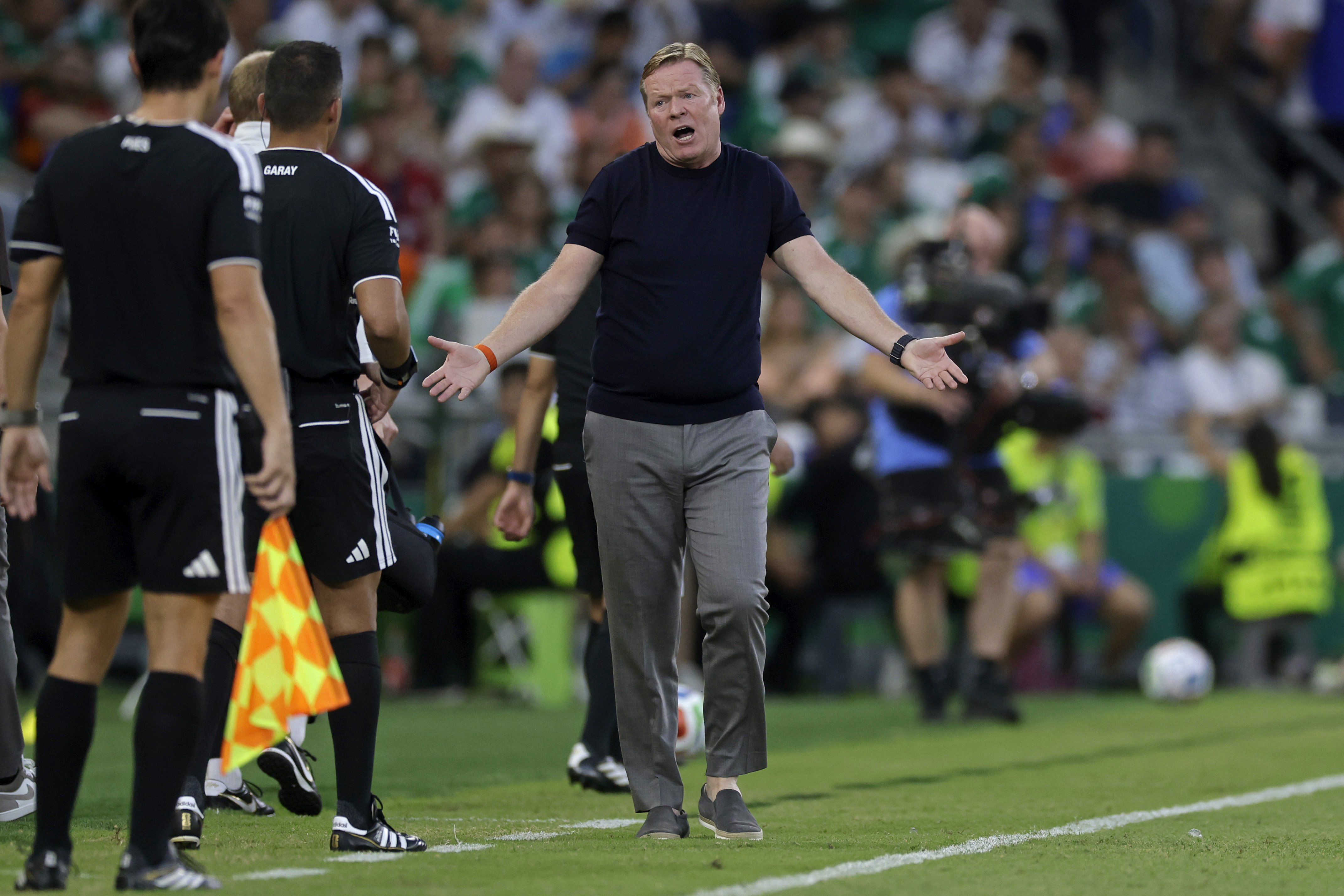 Pieter de Jongh spaart Ronald Koeman niet en vindt dat niet alleen de bondscoach, maar ook de KNVB-top verantwoordelijk is voor de mislukte WK-campagne van Oranje.