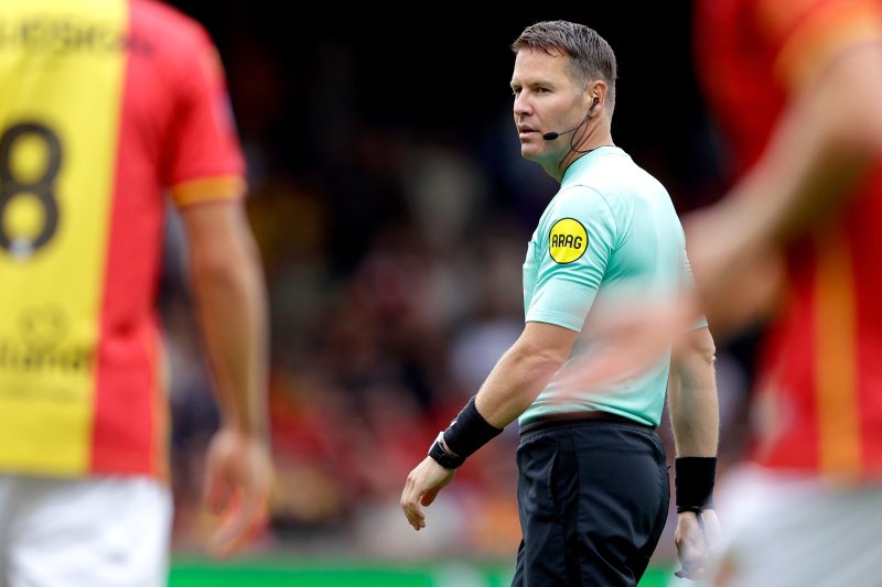 Kritiek op Danny Makkelie: dit is een loepzuivere goal