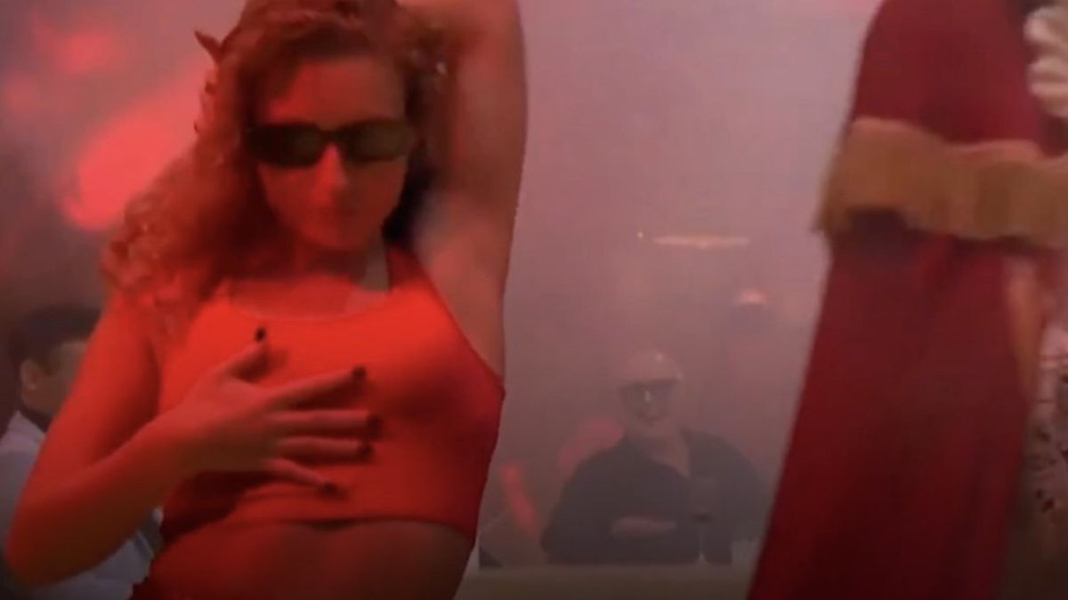 sinterklaas zorgt voor chaos in vandaag inside. directeurtje gaat helemaal los