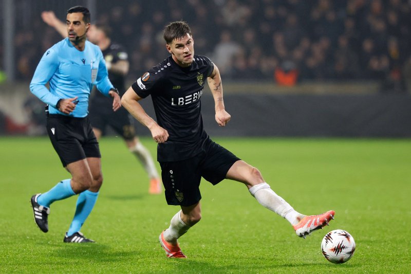 Ramon Hendriks kwam dit seizoen in actie tegen Go Ahead Eagles