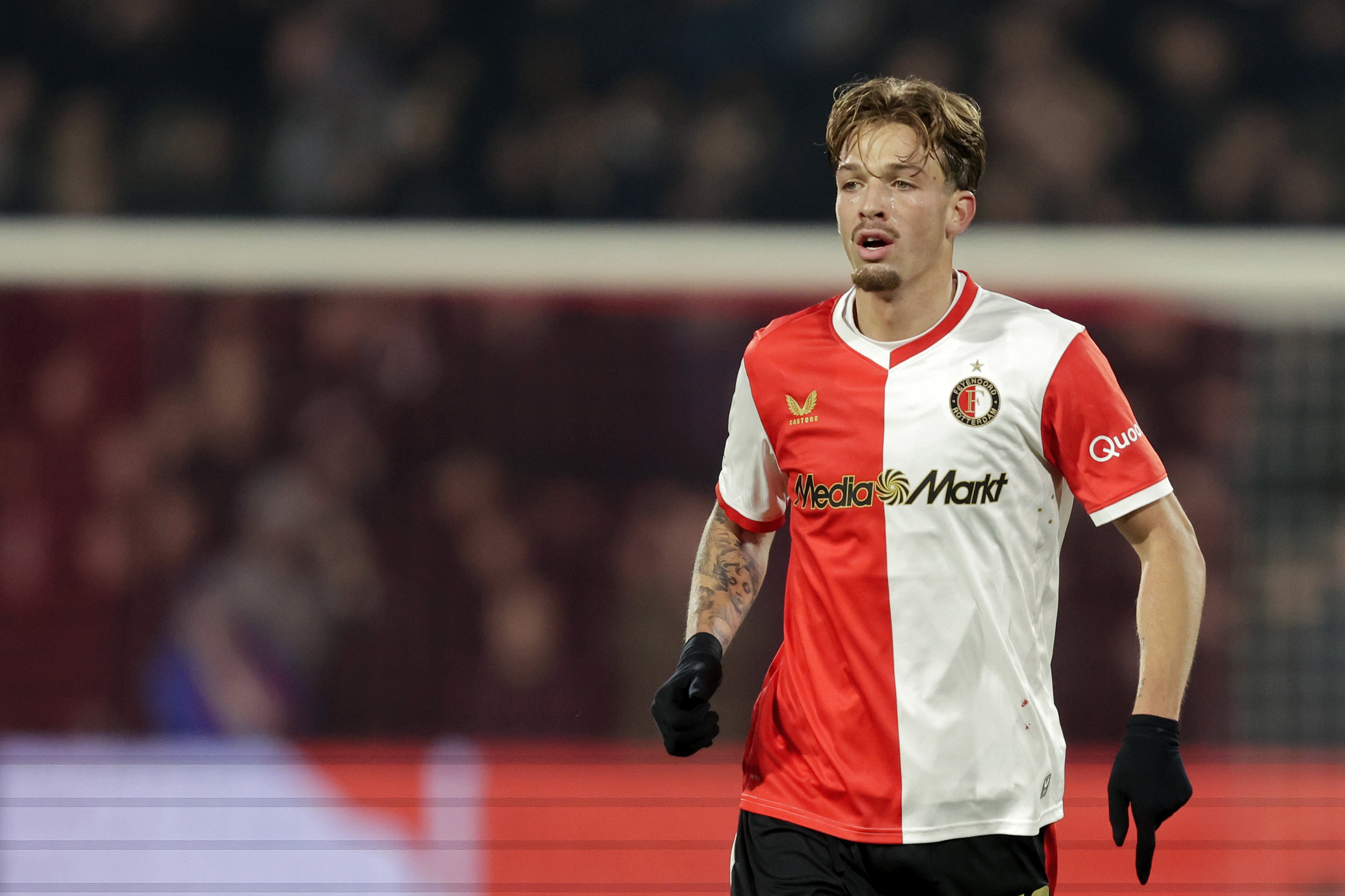 Luciano Valente in het shirt van Feyenoord, waar zijn ontwikkeling hem op de radar van Europese topclubs bracht.