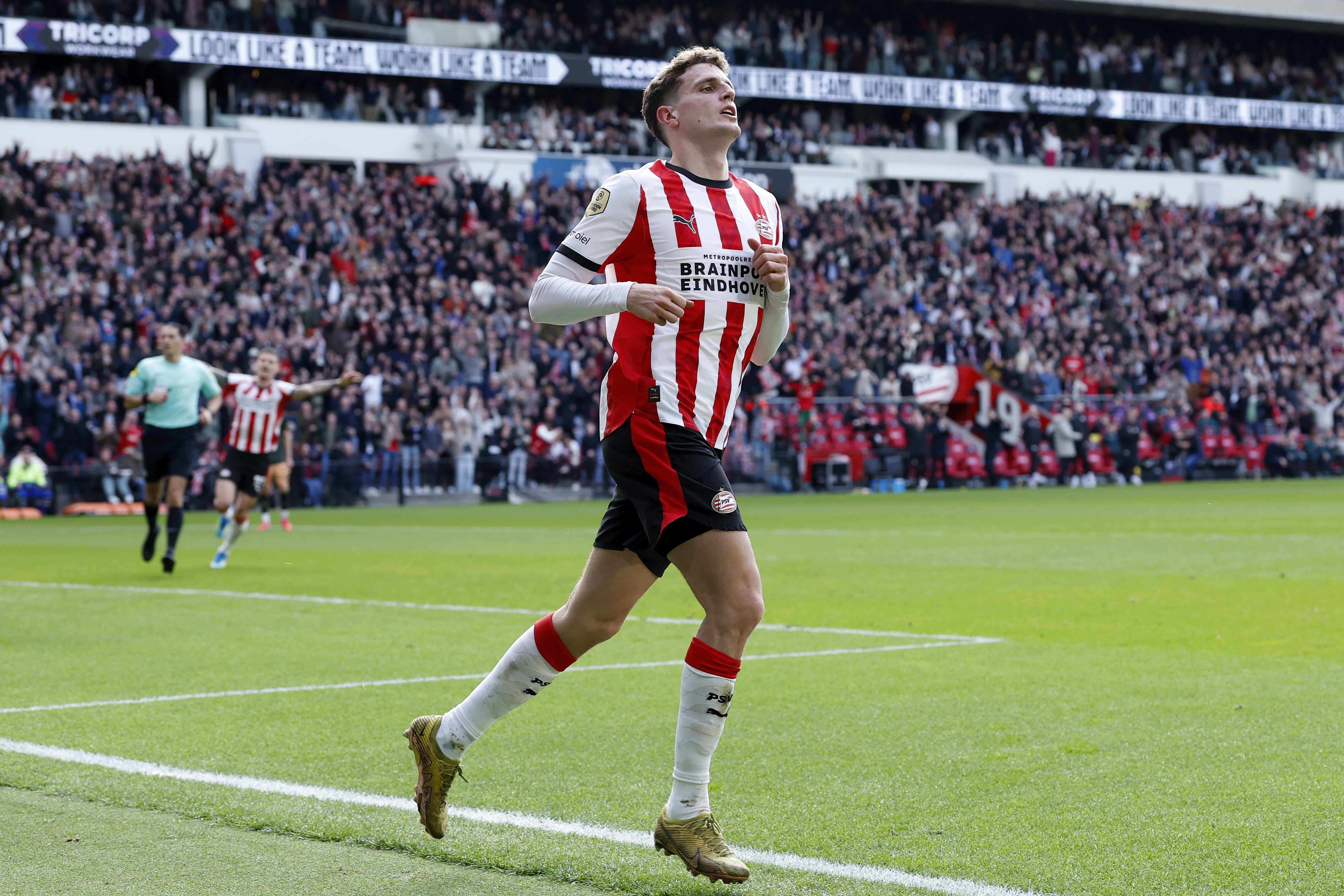 Til begon het thuisduel tegen FC Utrecht in de basis