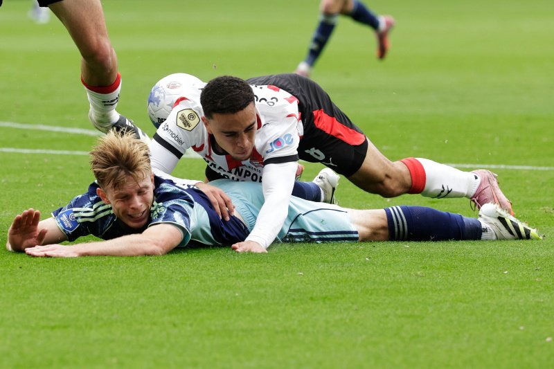 PSV en Ajax in evenwicht in de rust: bizar slecht niveau