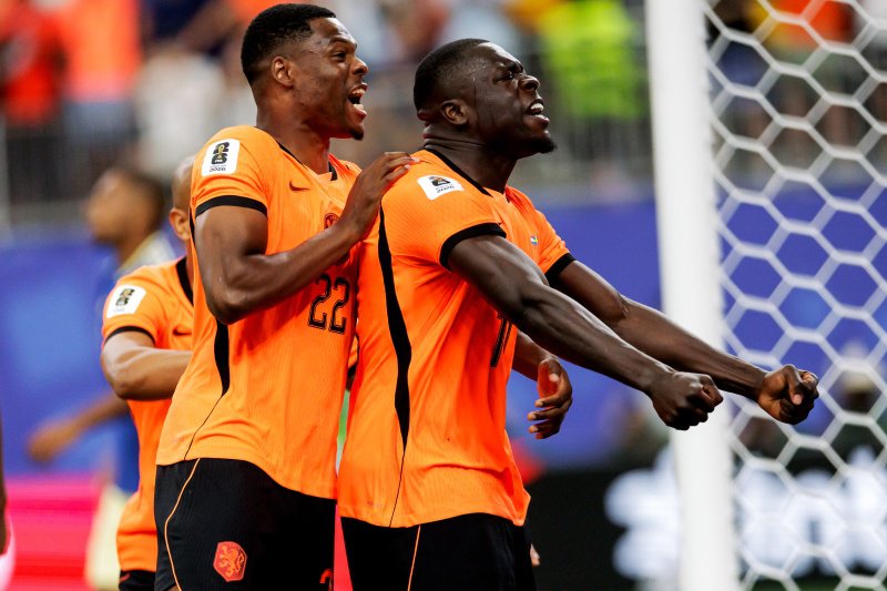 Brobbey verandert de spitsendiscussie bij Oranje