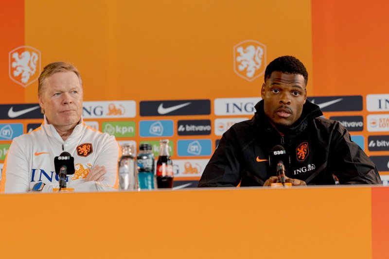 Denzel Dumfries werd naar verluidt gekeurd in Madrid, maar is volgens Vahle 'gewoon' aanwezig