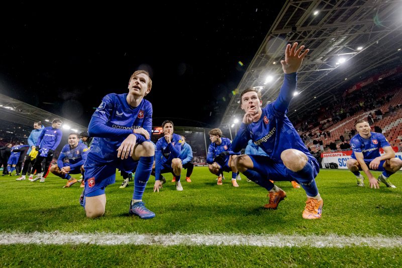 Bart van Rooij (helemaal links) wordt aan Ajax gelinkt, evenals Mats Rots op de voorgrond