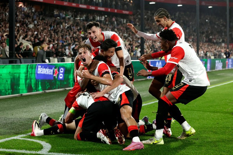 Feyenoord-selectie juicht