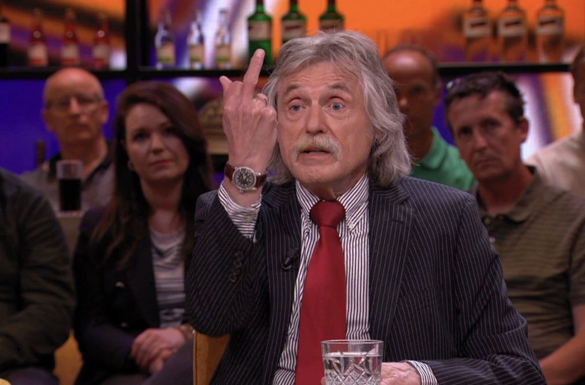 Johan Derksen vertelt openhartig over zijn zware jeugd in het Algemeen Dagblad.