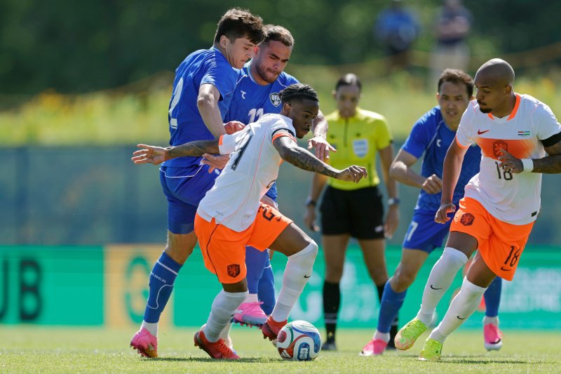 Oranje vs. Oezbekistan