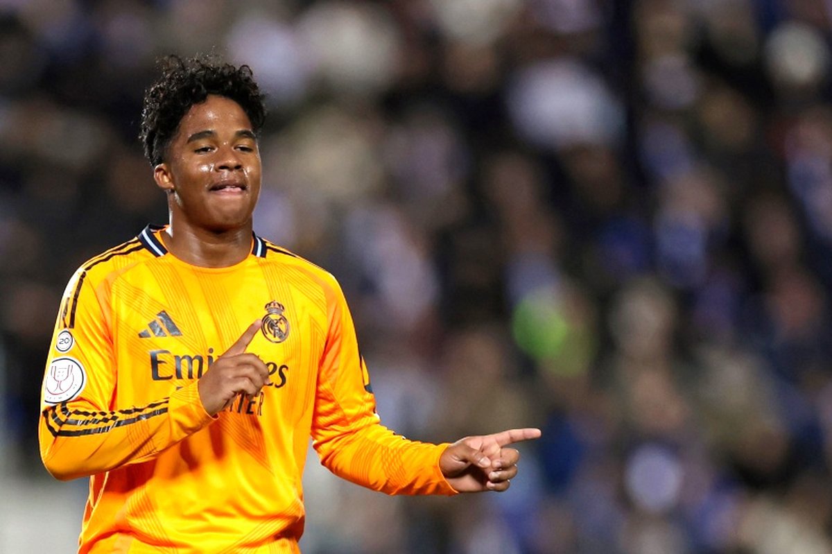 Endrick viert een doelpunt namens Real Madrid – PSV houdt de Braziliaanse parel in de gaten.