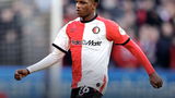 Givairo Read kreeg rood tegen PSV, maar mag toch in actie komen bij de seizoensstart van Feyenoord.
