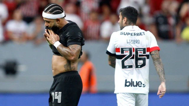 Memphis geeft Koeman hoop, maar de klok blijft tikken