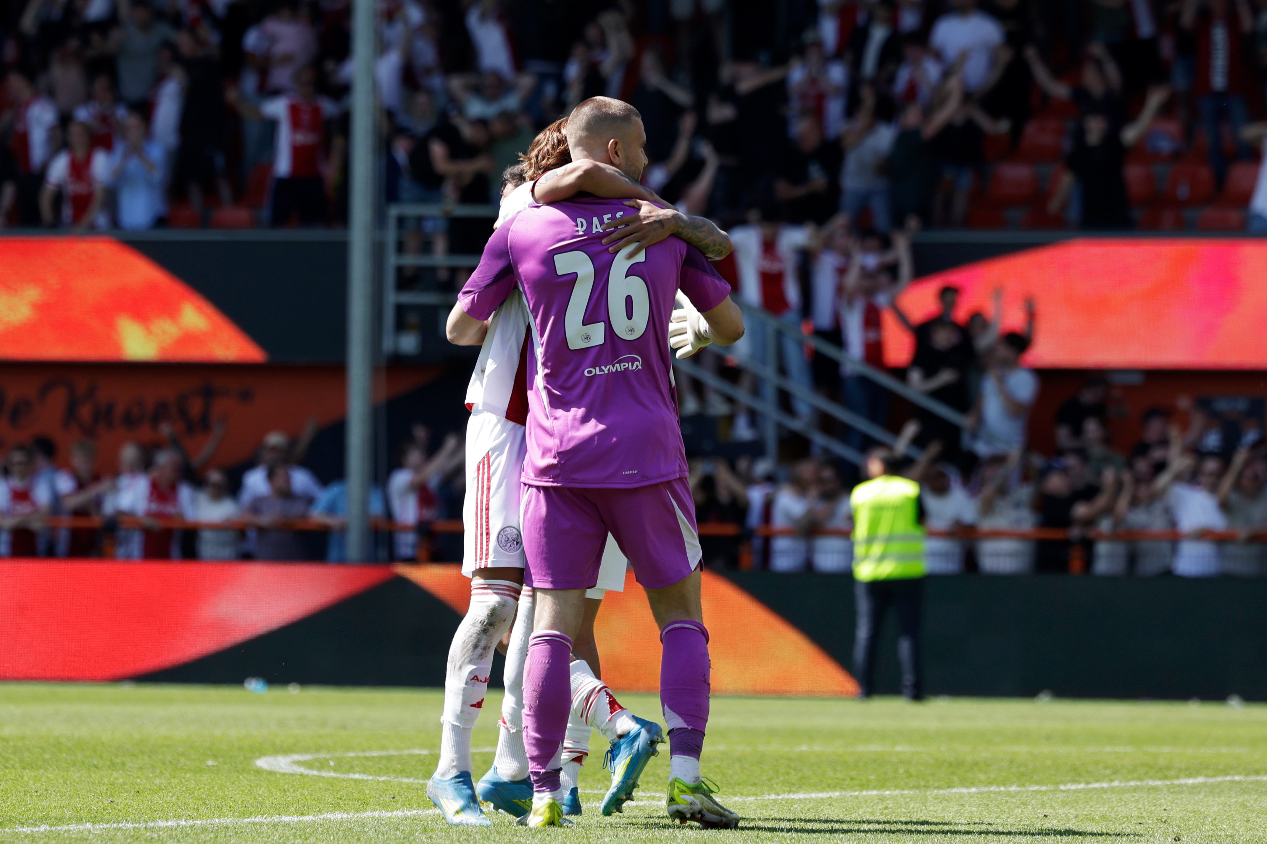 Paes tijdens de gewonnen strafschopreeks tegen FC Utrecht