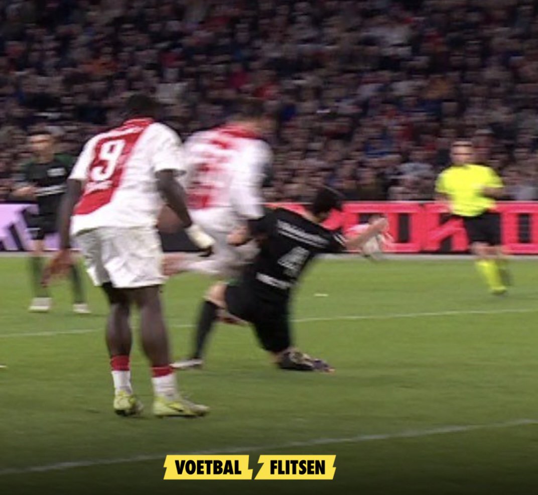 Ajax scoort uit corner die geen corner was, maar had wel eerder penalty moeten krijgen?