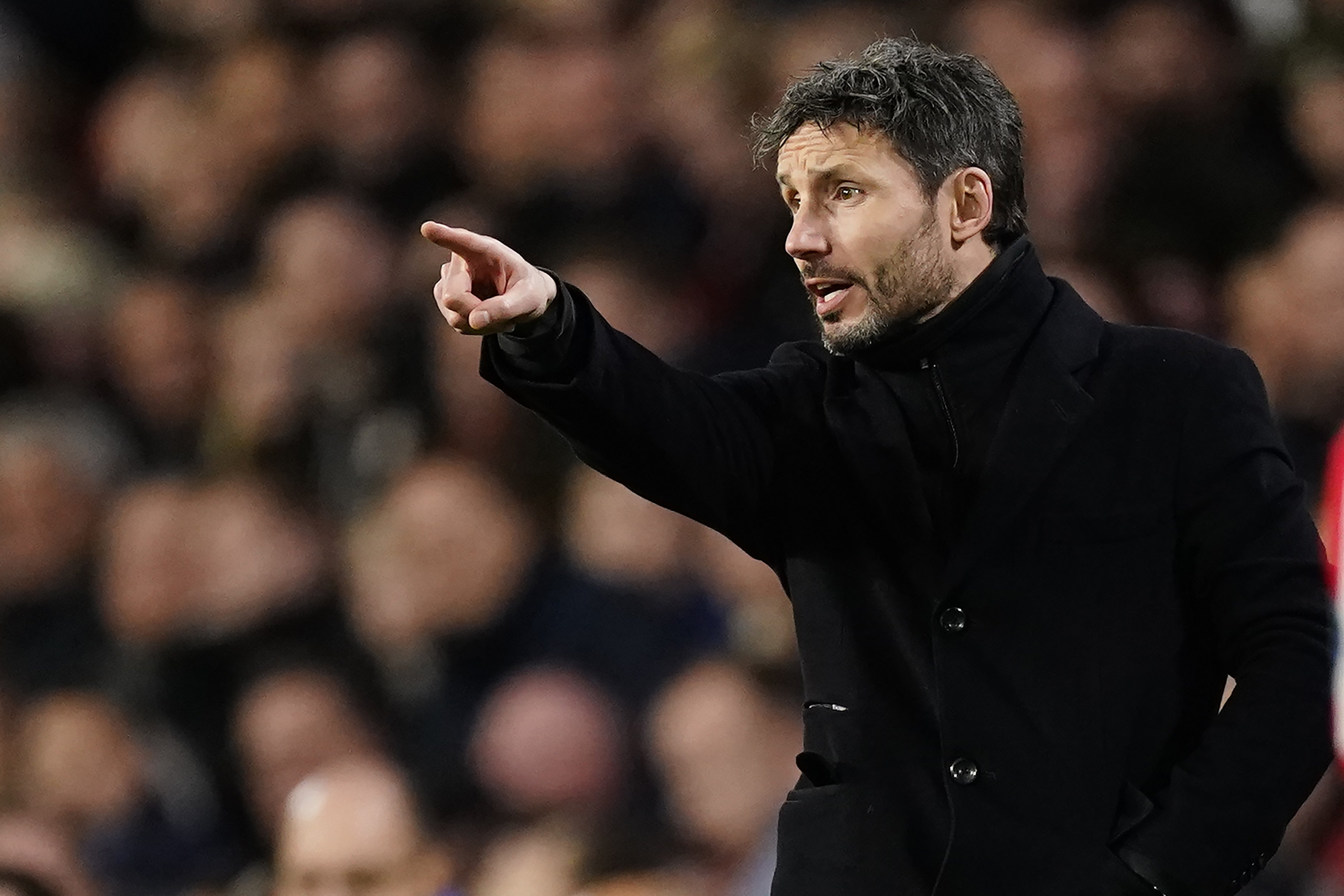 Mark van Bommel krijgt in België kritiek vanwege zijn gebrek aan Frans, maar bewees eerder al snel nieuwe talen te kunnen leren.