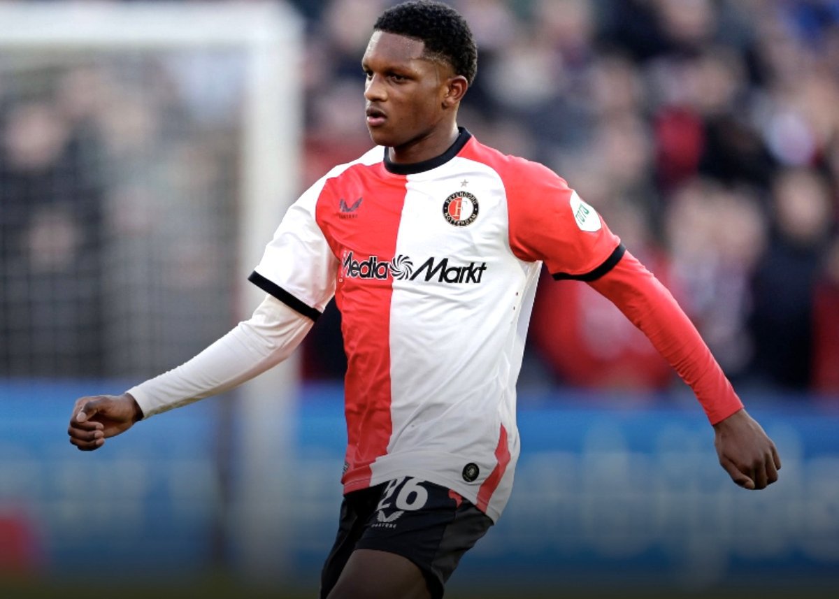 Verdediger met potentie: Givairo Read in actie namens Feyenoord tijdens een wedstrijd in De Kuip.