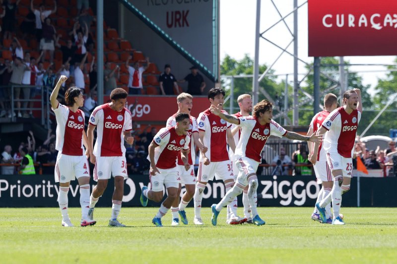 Ajax-feest in Volendam krijgt ongemakkelijke bijsmaak