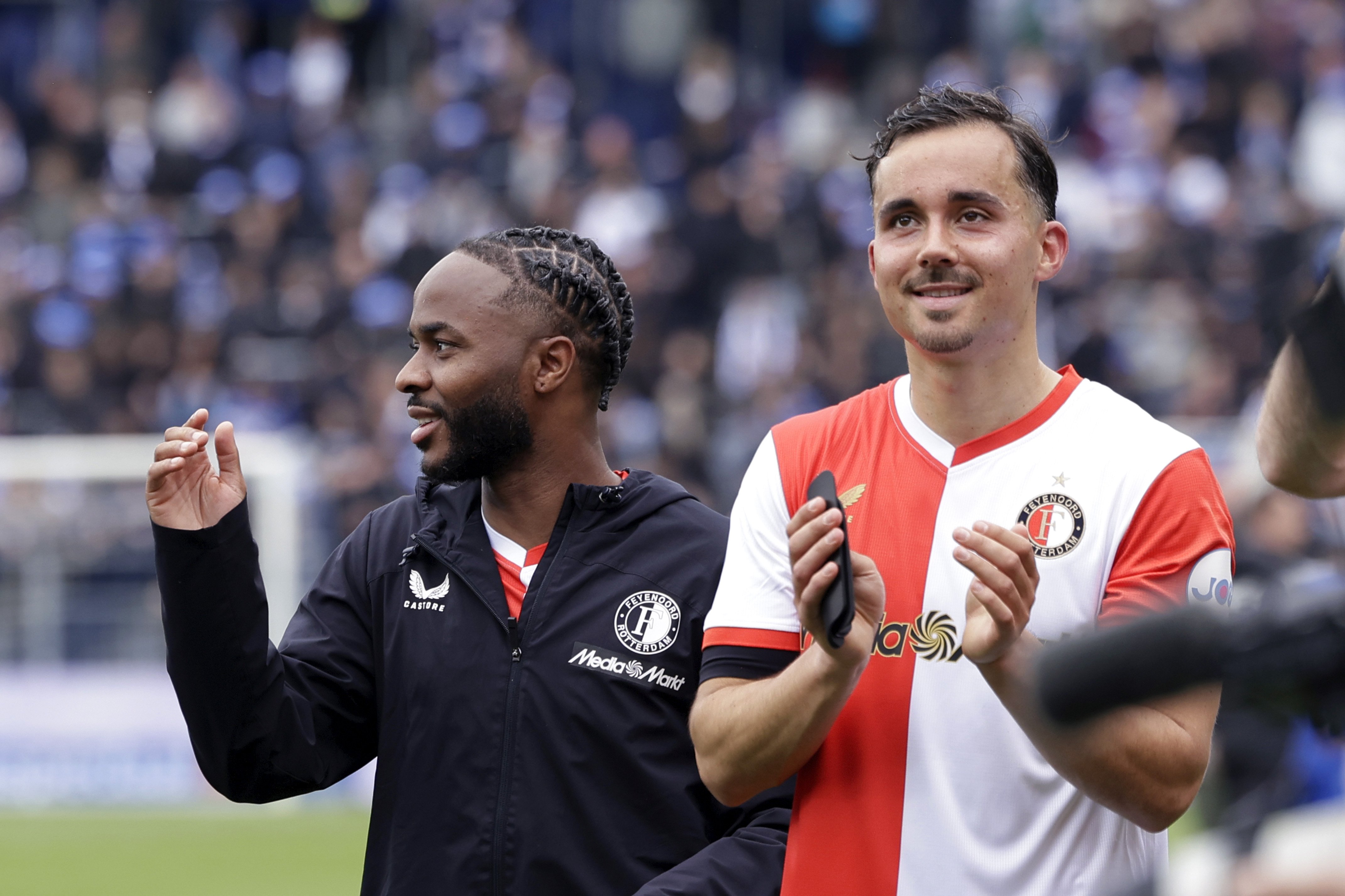 Mats Deijl tijdens een wedstrijd van Feyenoord. De verdediger heeft inmiddels ook zijn woning in Deventer in de verkoop gezet. 