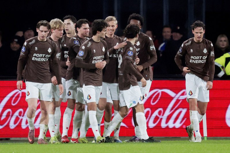 Telstar op voorsprong, Hwang krijgt de schuld: Dat is geen 6