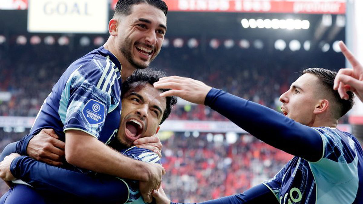 Voorbeschouwing: Ajax zoekt bevestiging tegen Heerenveen na Twente-zege