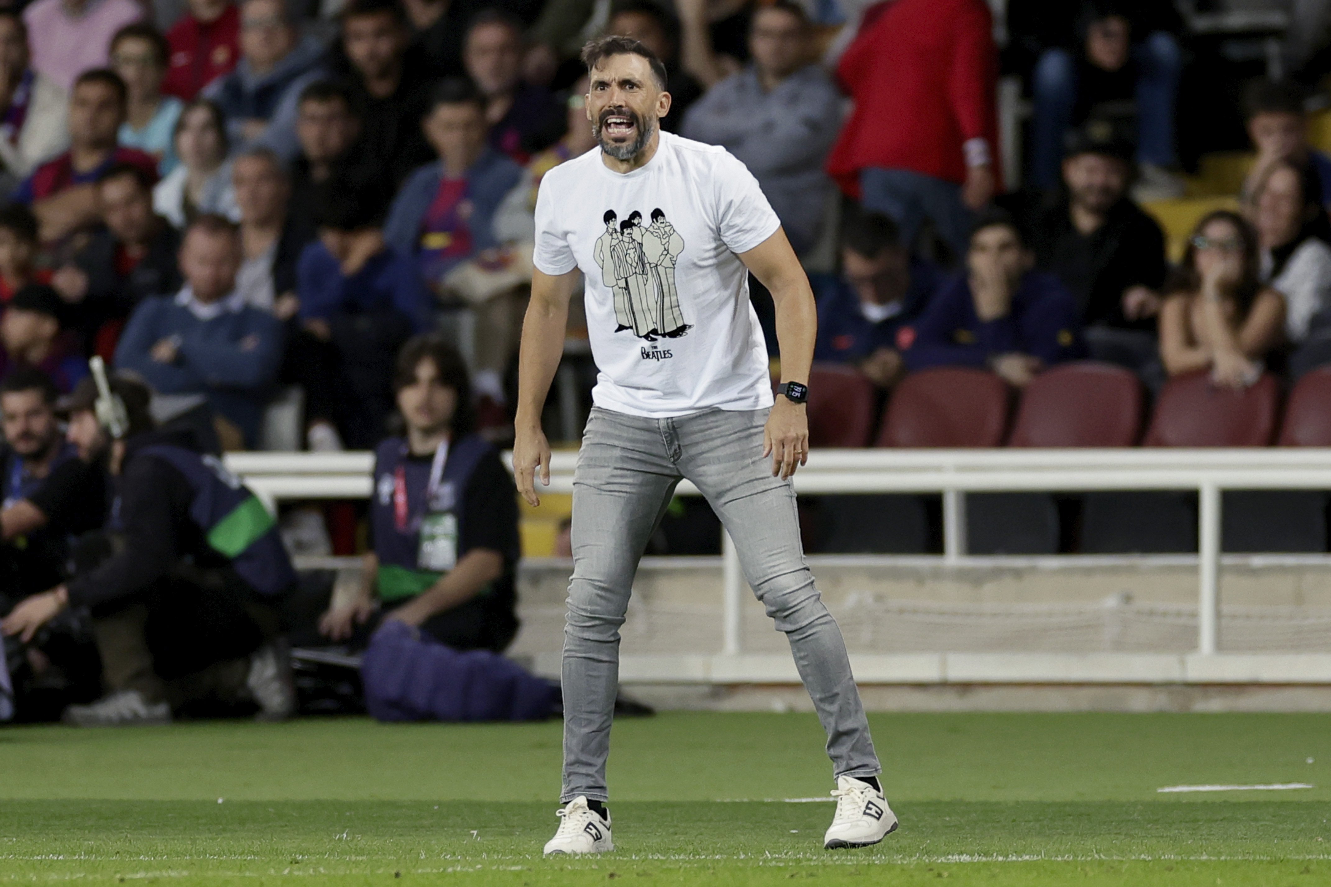 Eder Sarabia wordt genoemd bij Ajax, mede door zijn opvallende activiteit op social media.