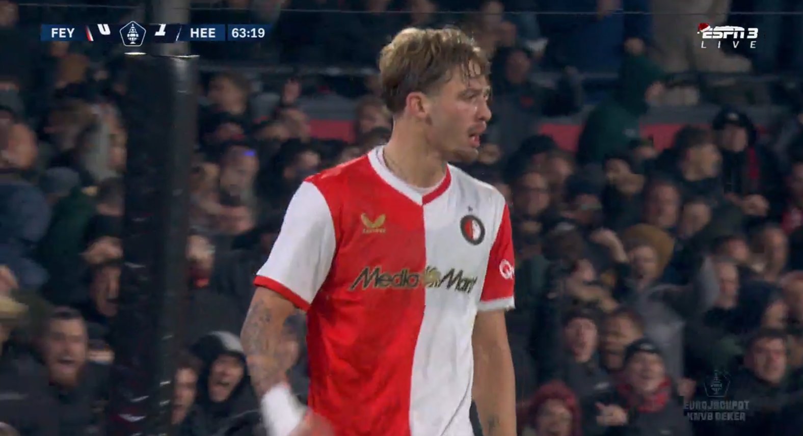 VIDEO-GOAL: Valente schiet Feyenoord op 1-1