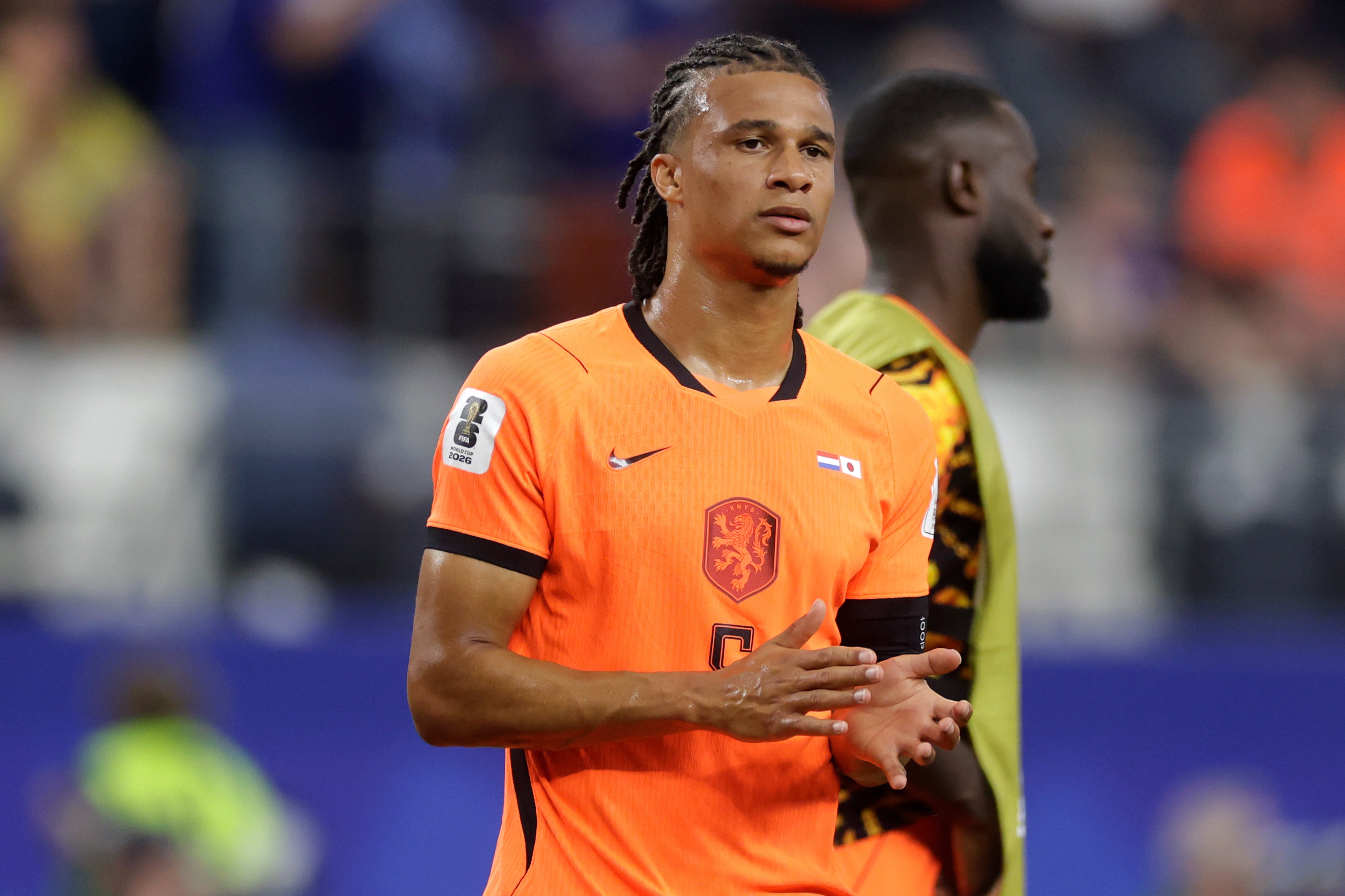 Nathan Aké blijkt niet alleen op het voetbalveld succesvol, maar heeft volgens BekendeBuren ook een vastgoedportefeuille met tientallen panden opgebouwd.