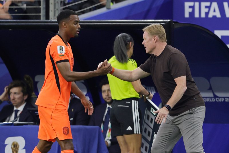Koeman zet Oranje-discussie direct op scherp