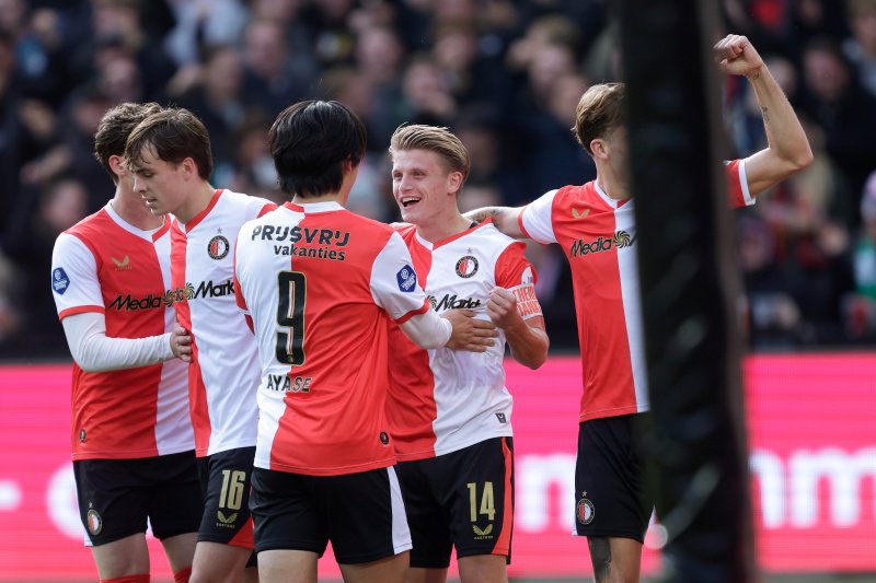 Ayase Ueda bezorgt Feyenoord de overwinning in slotfase