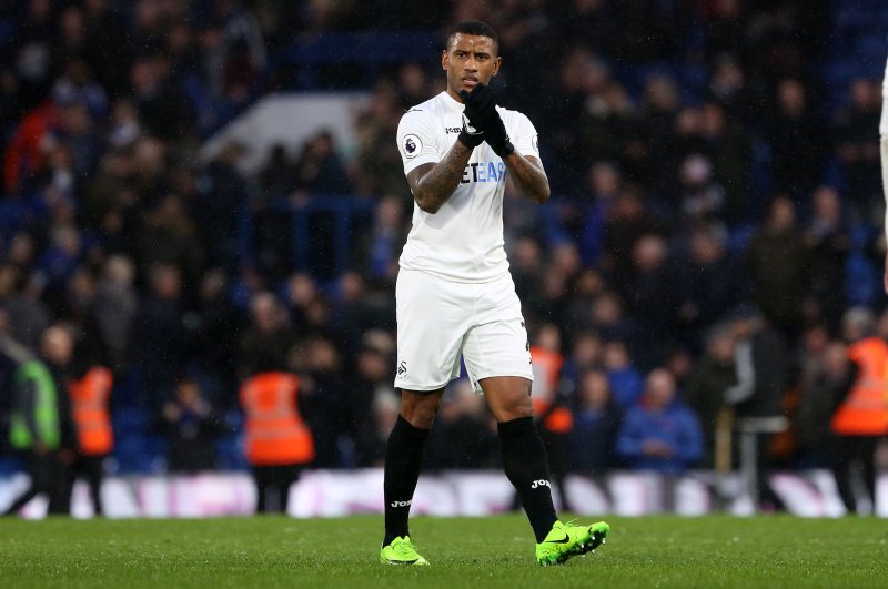 Luciano Narsingh tijdens zijn periode als voertballer, die zijn woning in Amsterdam Oud-Zuid met winst wist te verkopen.