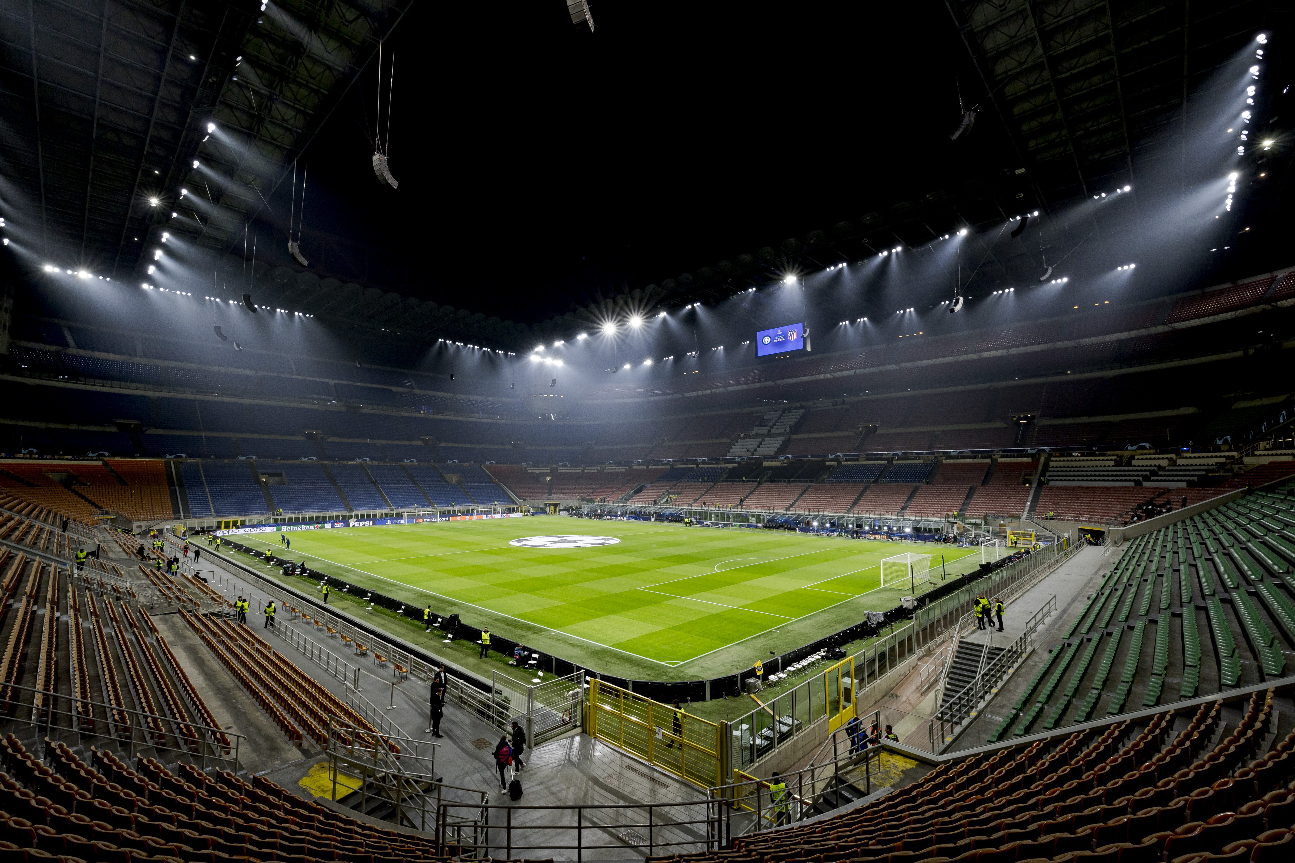 AC Milan en Internazionale nemen het zondag in San Siro tegen elkaar op in de beladen Derby della Madonnina.
