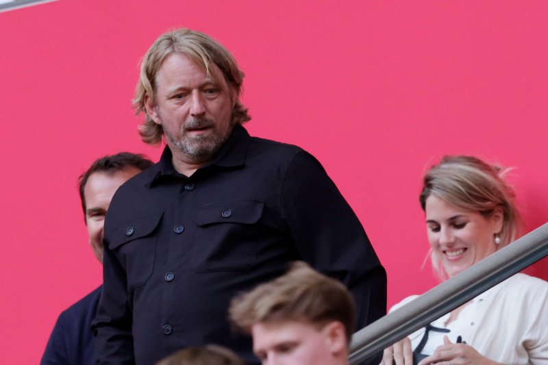Mislintat op tribune bij Ajax