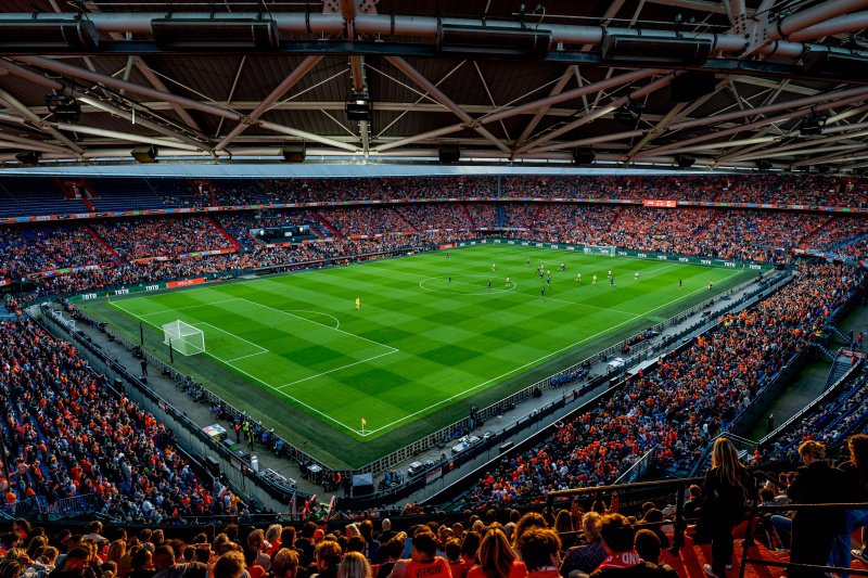 Foto niet uitverkocht stadion bij Feyenoord - Fenerbahçe