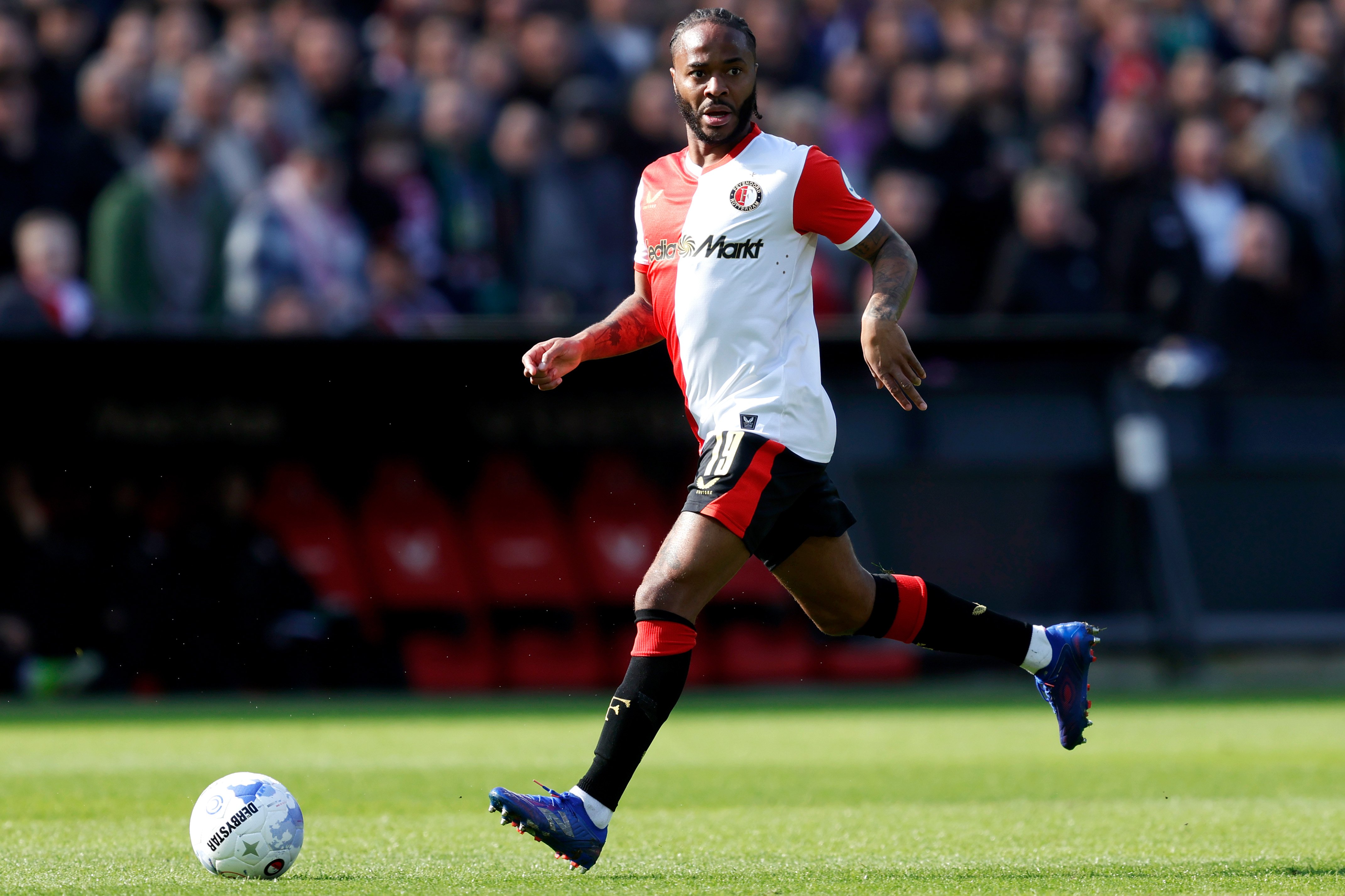 Raheem Sterling was in vorm tegen Excelsior