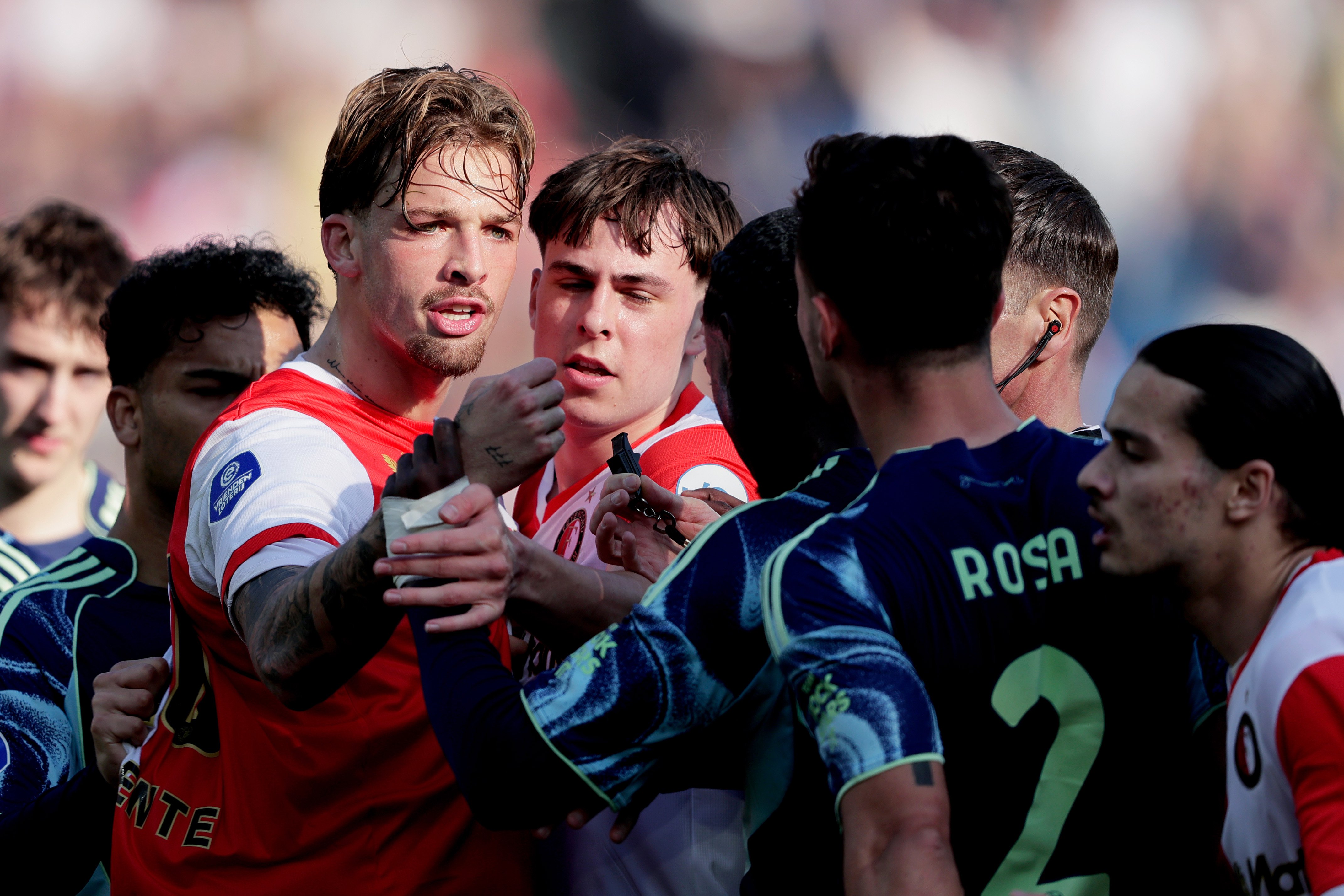 Voordat de penalty werd genomen ontstonden er verschillende opstandjes