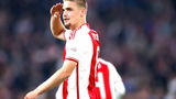 Kenneth Taylor in Ajax-shirt: Maaskant mist zichtbaar plezier bij de middenvelder.