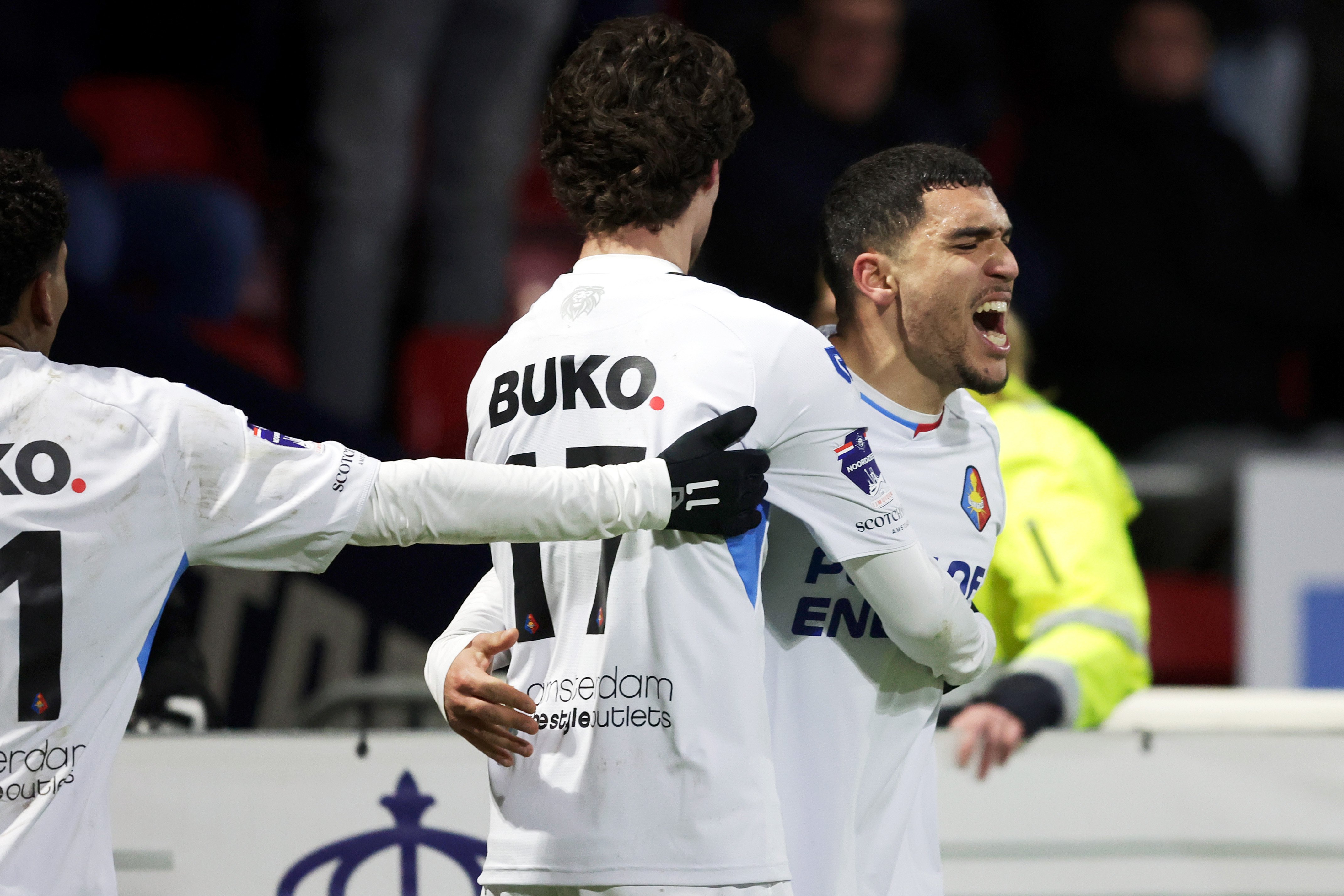 Telstar door in de beker