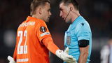 Vijf keer geel als keeper-aanvoerder: Feyenoord betaalt de prijs