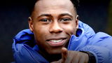 Quincy Promes kan mogelijk terugkeren als profvoetballer. Clubs uit Dubai en Letland hebben hem al een contract aangeboden, afhankelijk van zijn hoger beroep in Nederland.