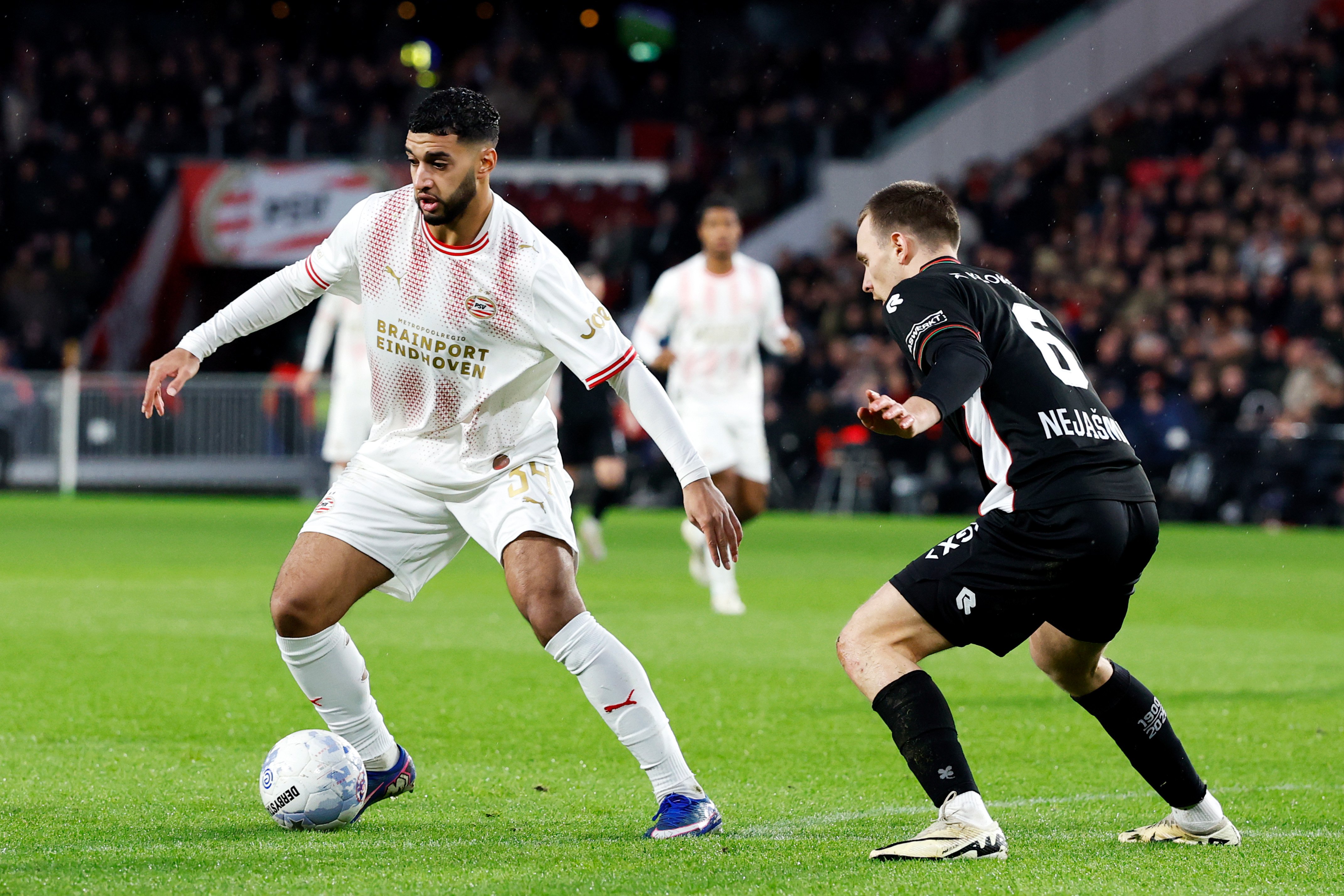 PSV-tenue zorgt voor discussie bij fans