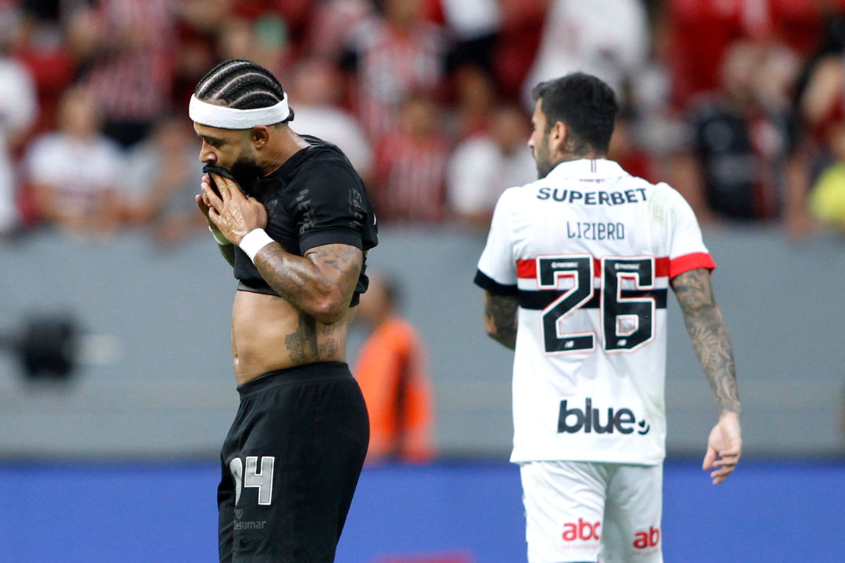 memphis depay bij corinthians