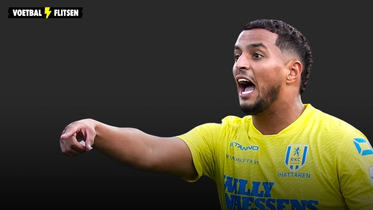 Mohamed Ihattaren in actie bij RKC Waalwijk: buiten het veld is hij opnieuw in het nieuws vanwege een taakstraf van het OM.