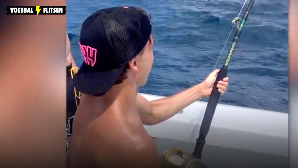 Fans reageren verontwaardigd op de beelden van João Félix die een haai probeerde te vangen