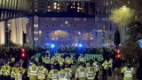 Supporters van Feyenoord zorgen voor sfeer in aanloop naar het Champions League-duel met Manchester City.