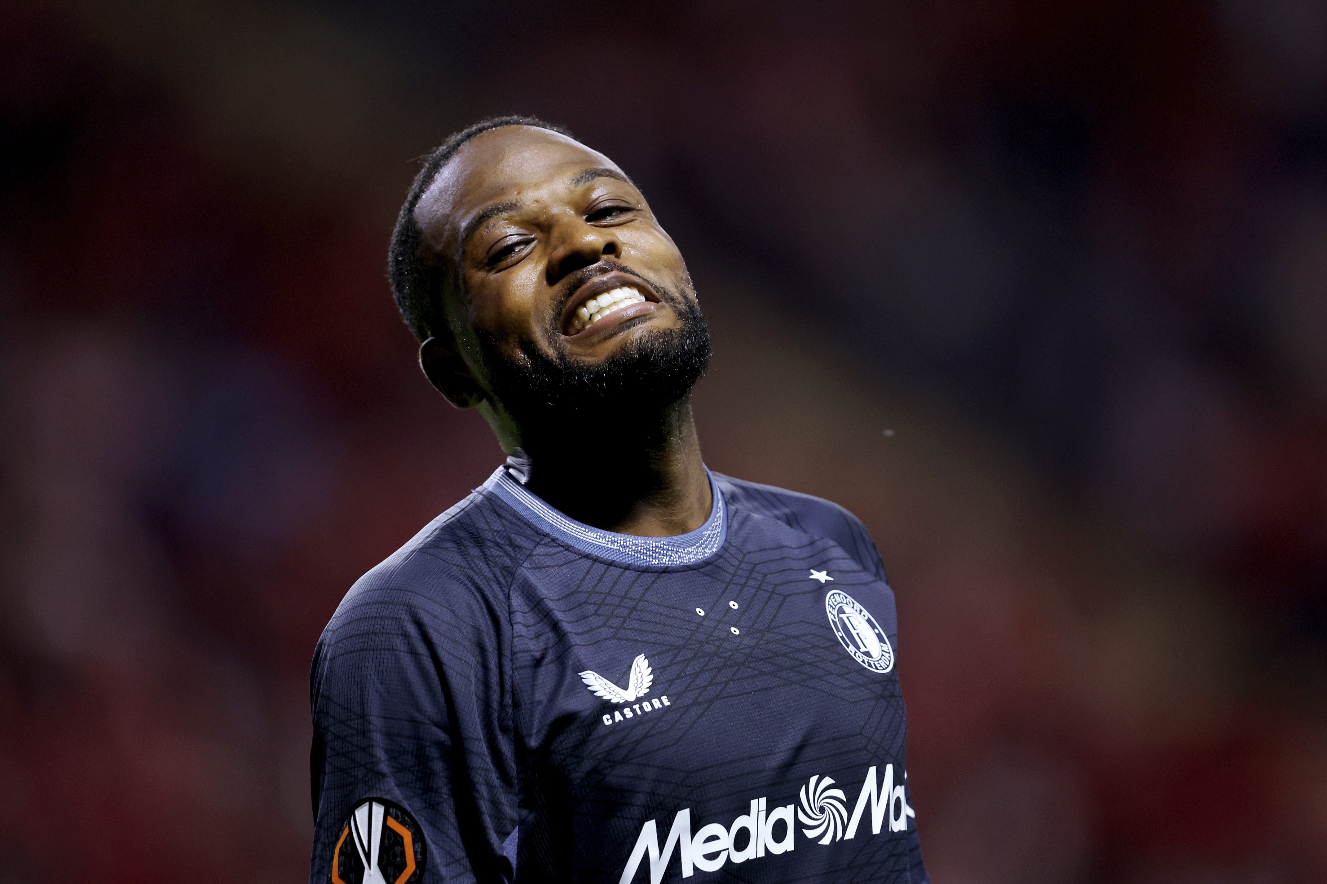 Cyle Larin in actie namens Feyenoord. De spits staat volgens Spaanse media open voor een winters vertrek uit De Kuip.