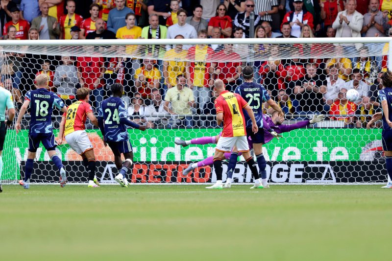 Melle Meulensteen kopt de gelijkmaker binnen