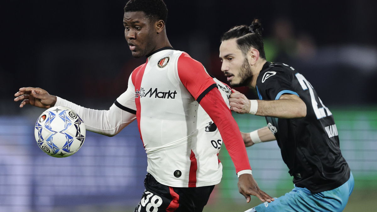 Osman namens Feyenoord tegen Heracles Almelo