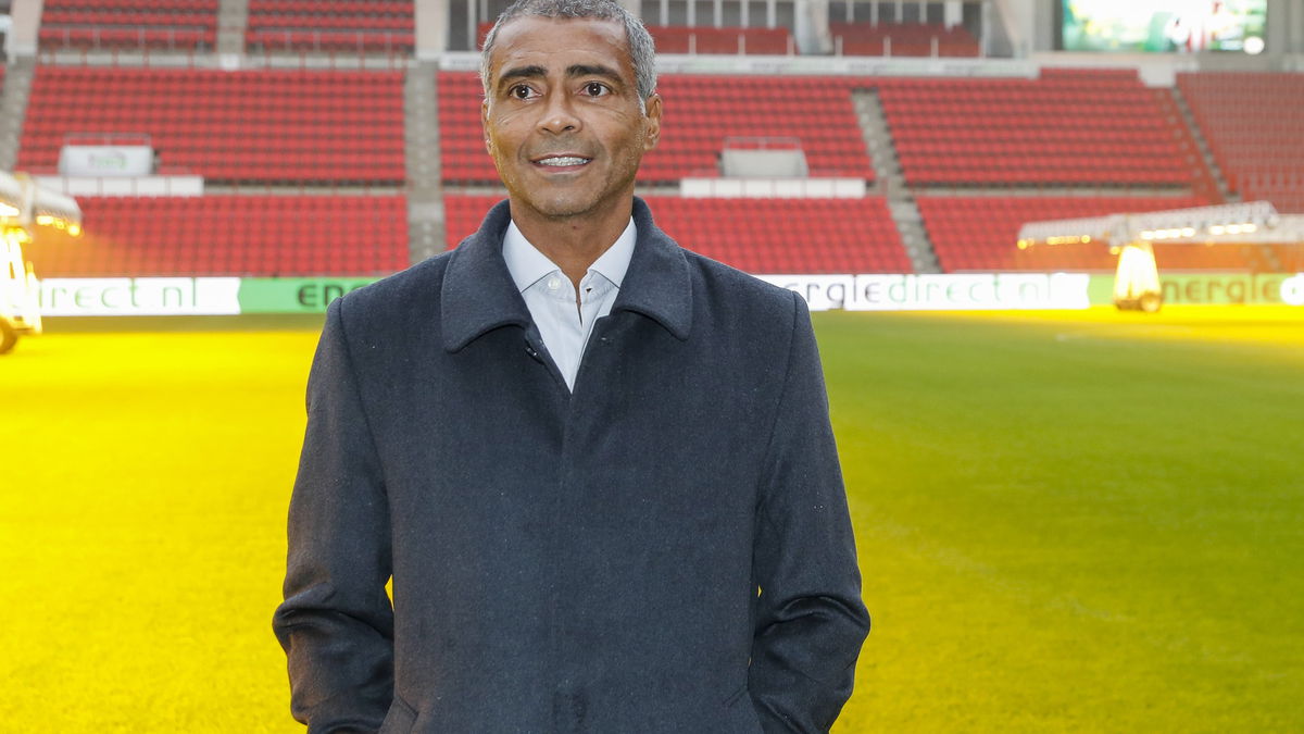 Romário bij PSV. De Braziliaan heeft op het laatste moment afgezegd voor de presentatie van het boek over zijn Eindhovense jaren.